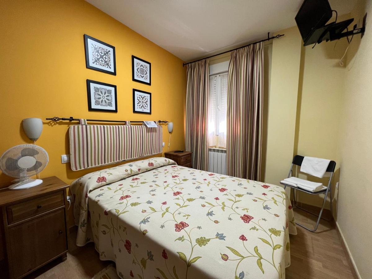 Hostal La Colmena Vicolozano ภายนอก รูปภาพ