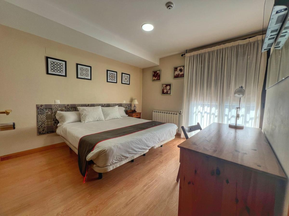 Hostal La Colmena Vicolozano ภายนอก รูปภาพ