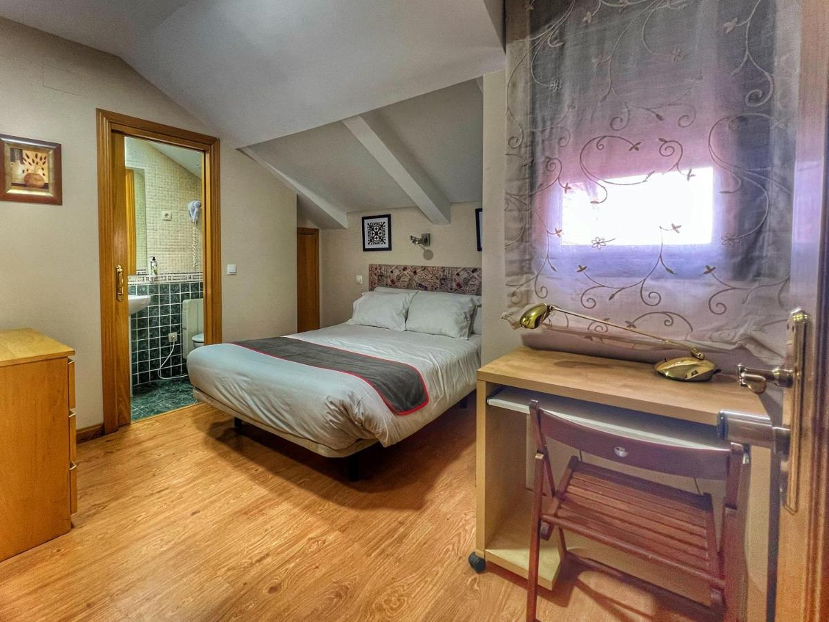 Hostal La Colmena Vicolozano ภายนอก รูปภาพ