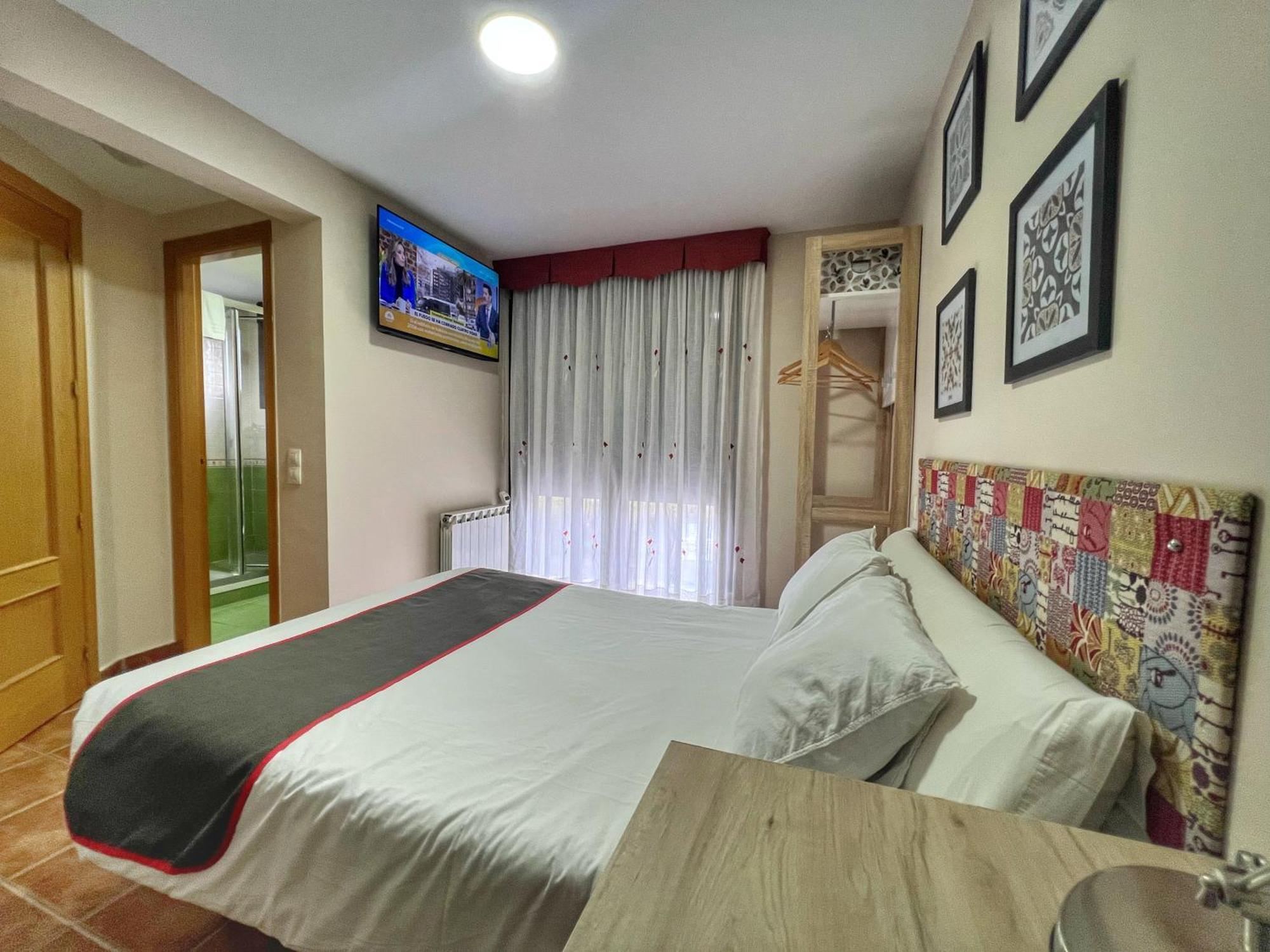 Hostal La Colmena Vicolozano ภายนอก รูปภาพ