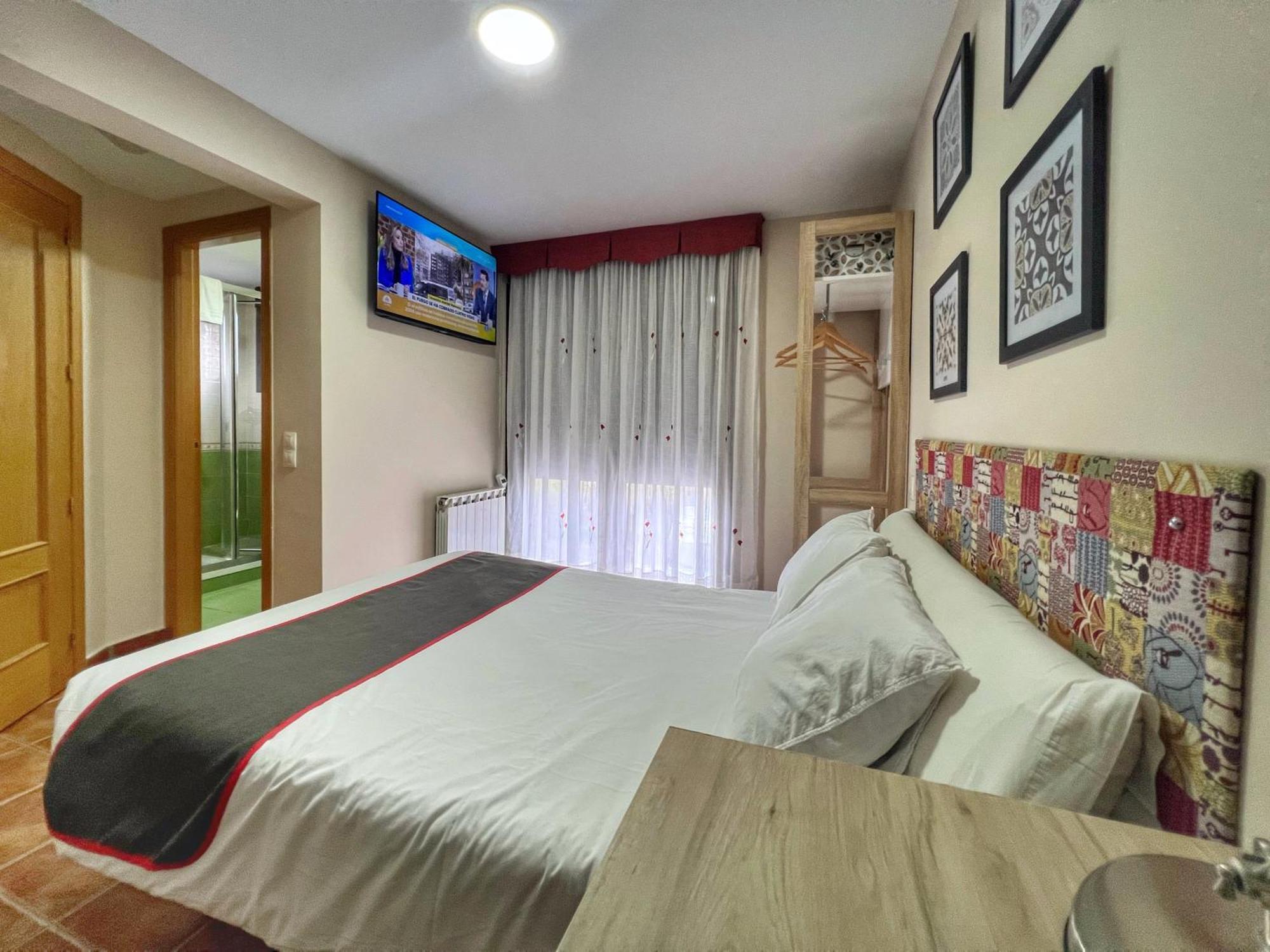 Hostal La Colmena Vicolozano ภายนอก รูปภาพ