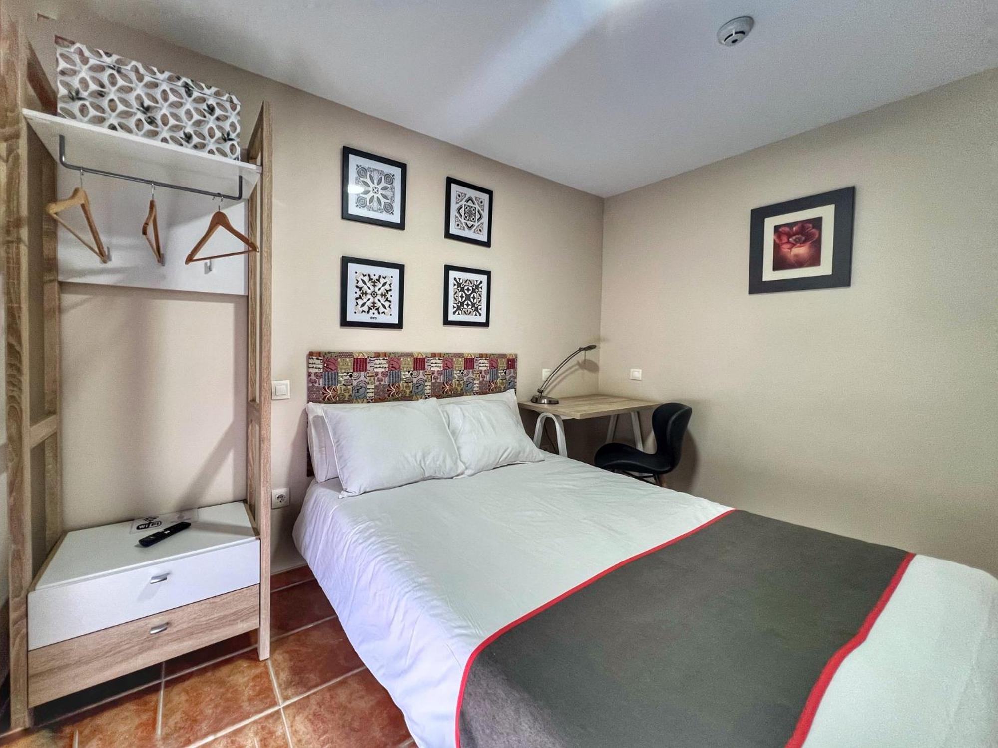 Hostal La Colmena Vicolozano ภายนอก รูปภาพ