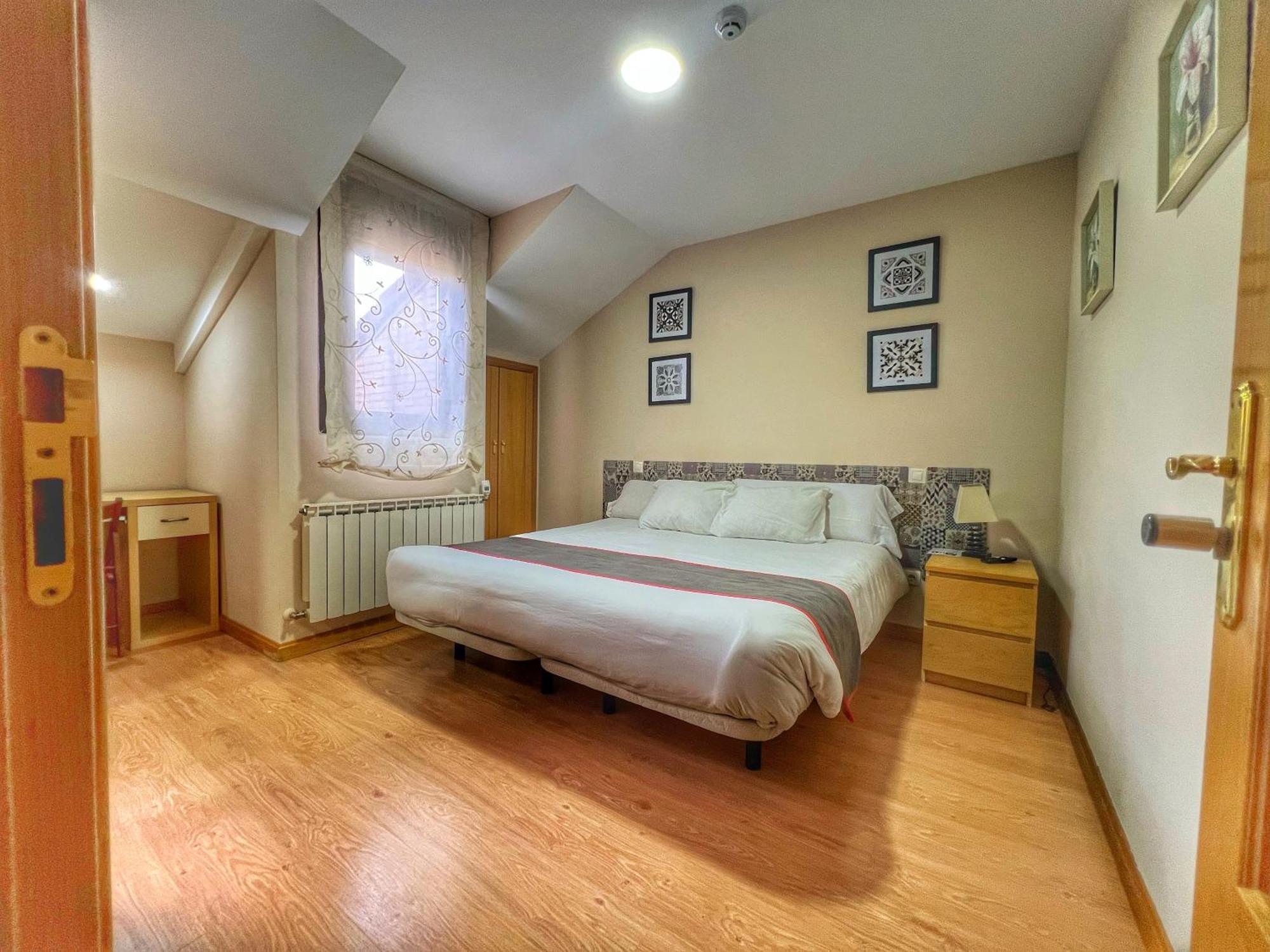 Hostal La Colmena Vicolozano ภายนอก รูปภาพ