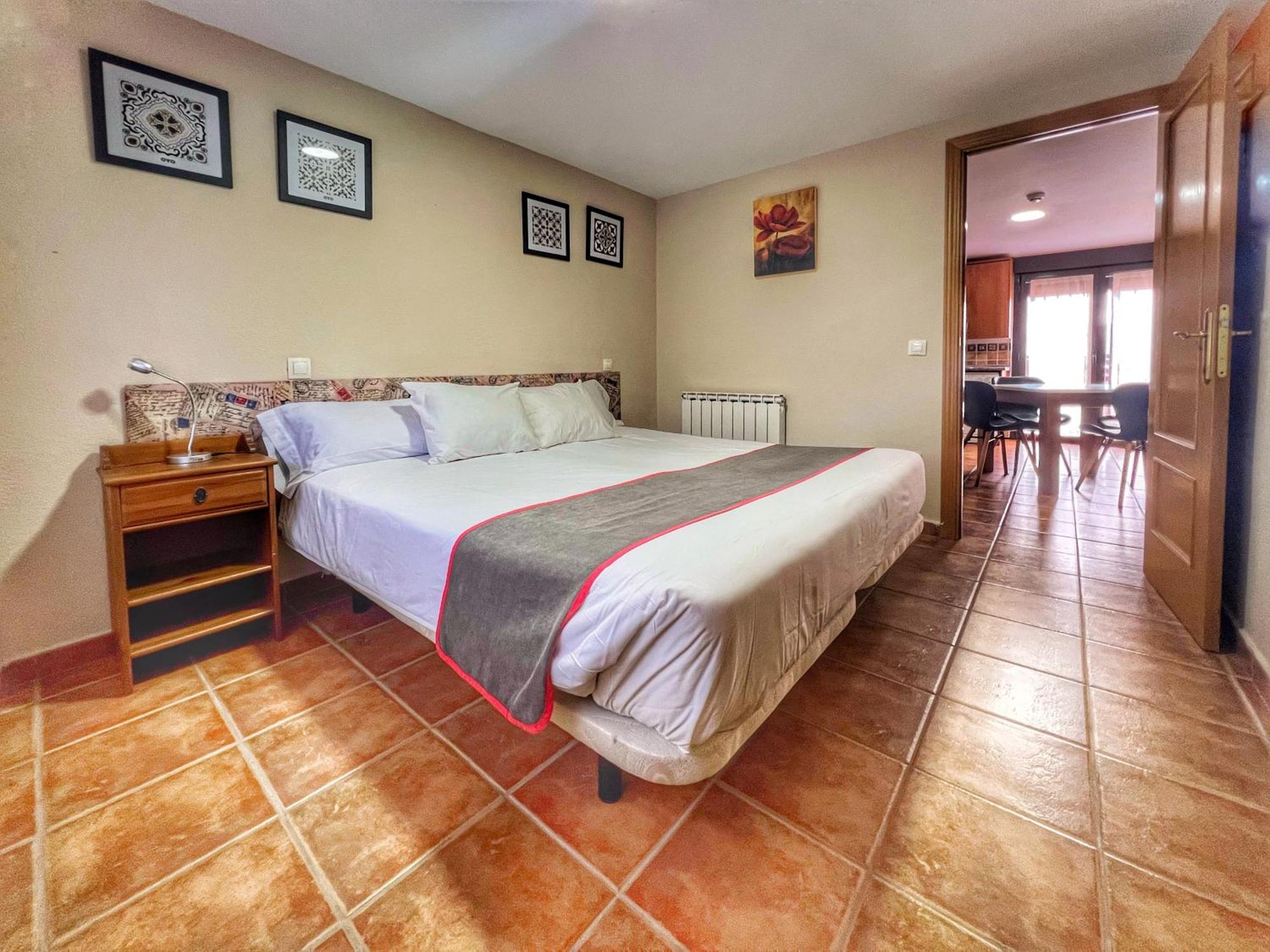 Hostal La Colmena Vicolozano ภายนอก รูปภาพ