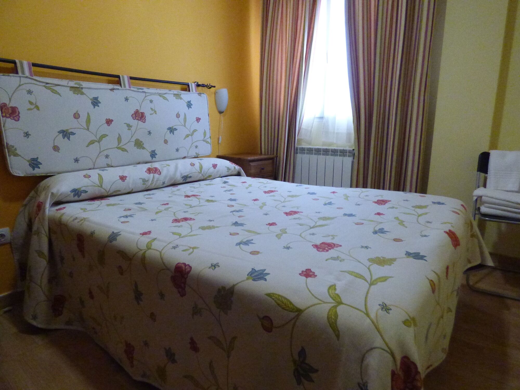 Hostal La Colmena Vicolozano ภายนอก รูปภาพ
